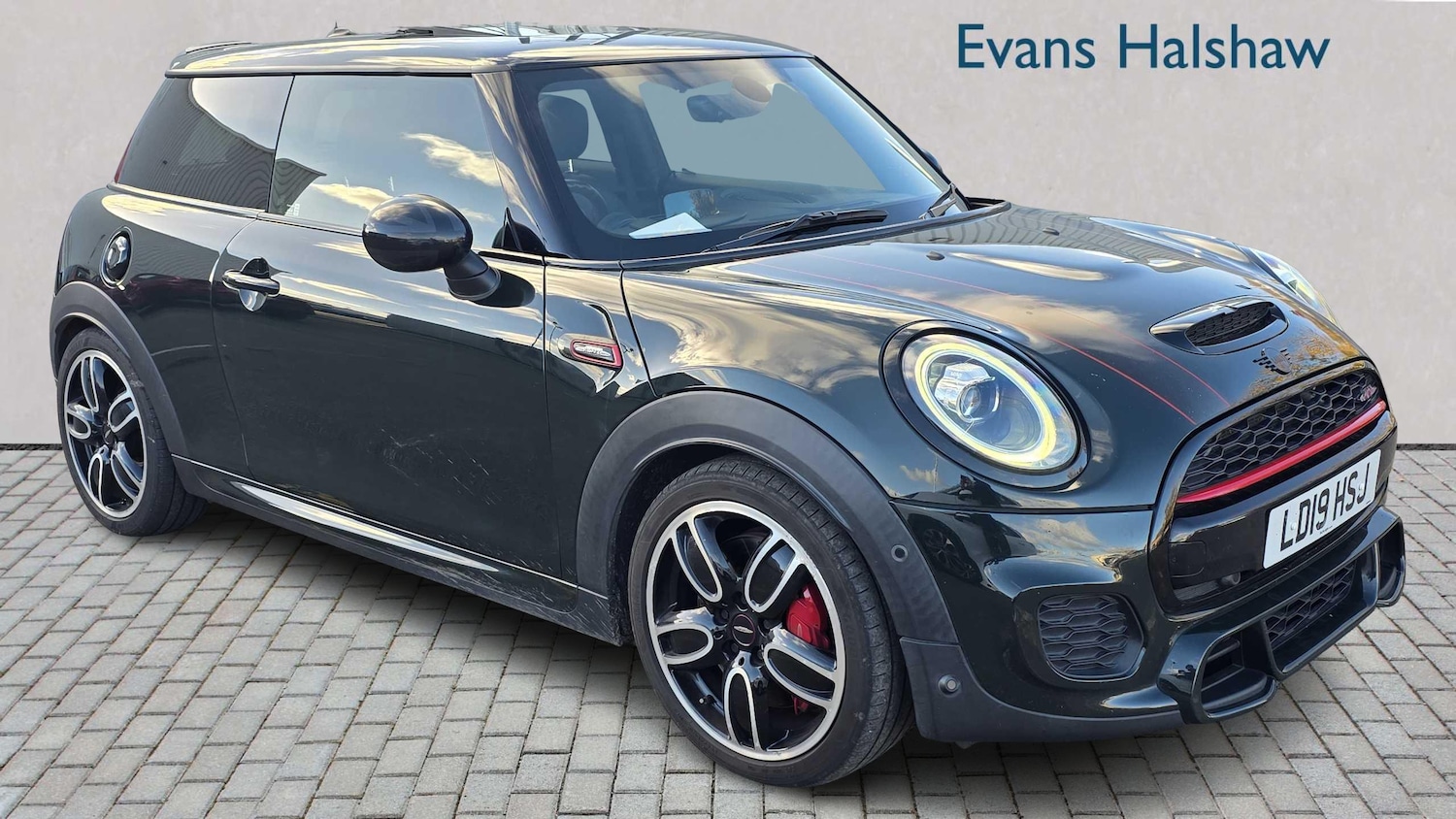 Used MINI Hatch 2019 for sale - 76378778: Photo 1