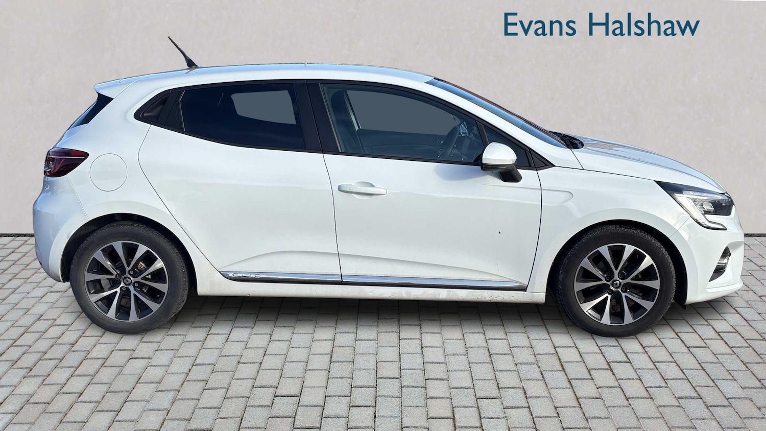 Used Renault Clio 2021 for sale - 77361475: Photo 4