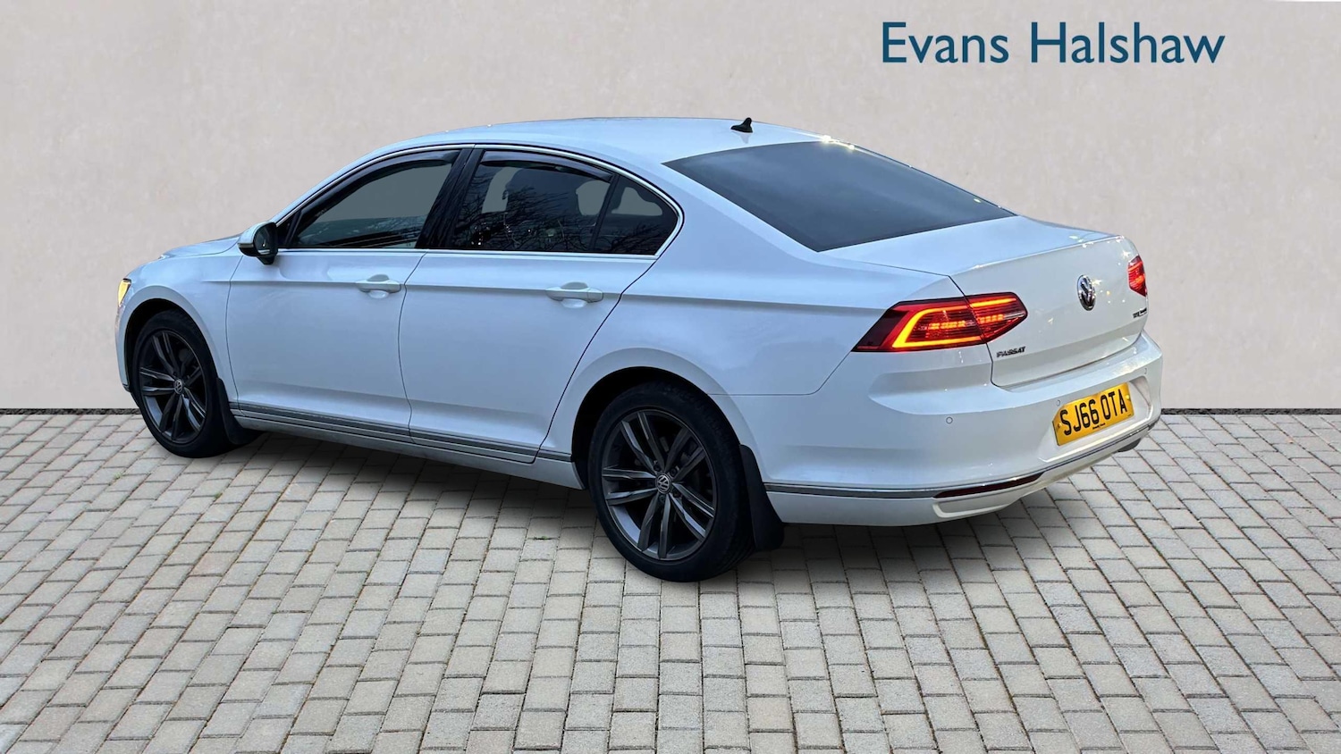 Used Volkswagen Passat 2016 for sale - 77414918: Photo 2