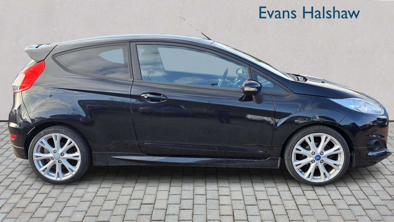 Used Ford Fiesta 2015 for sale - 77842228: Photo 2