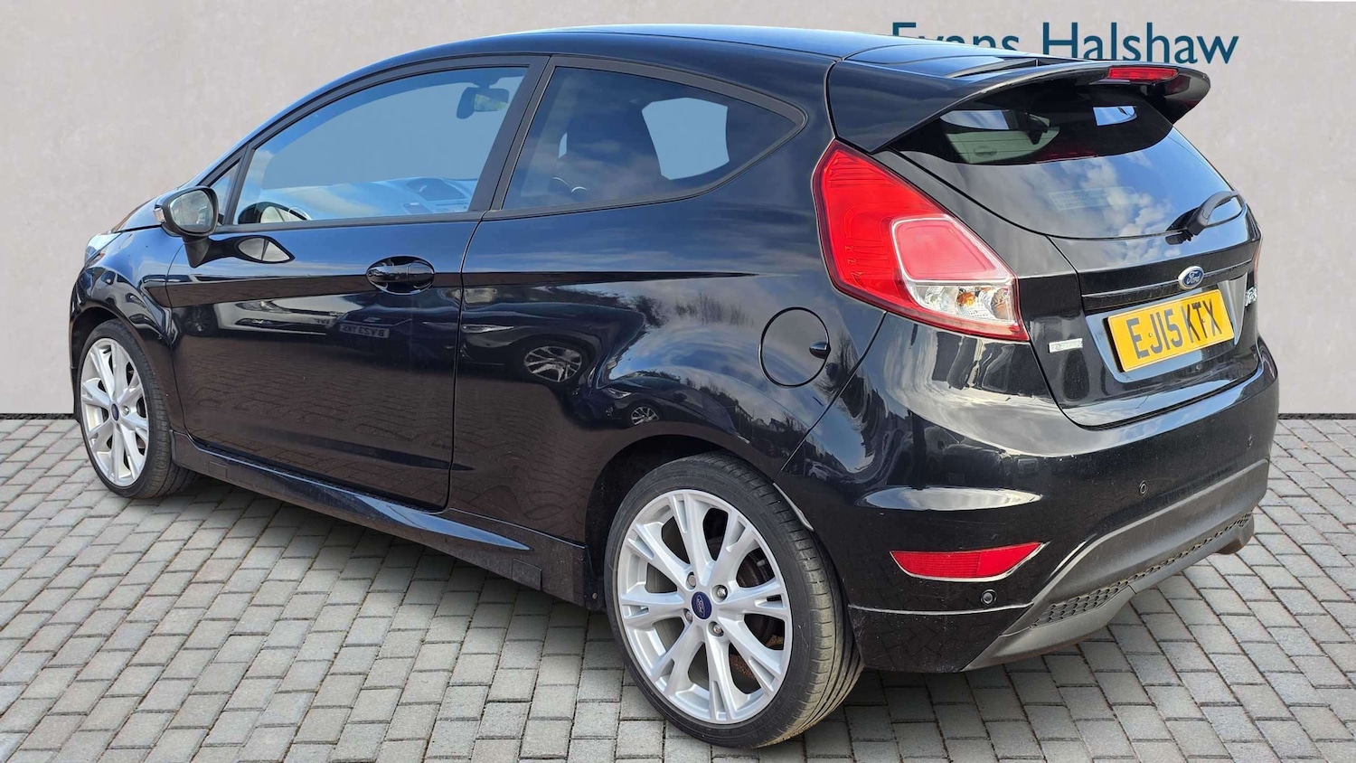 Used Ford Fiesta 2015 for sale - 77842228: Photo 4