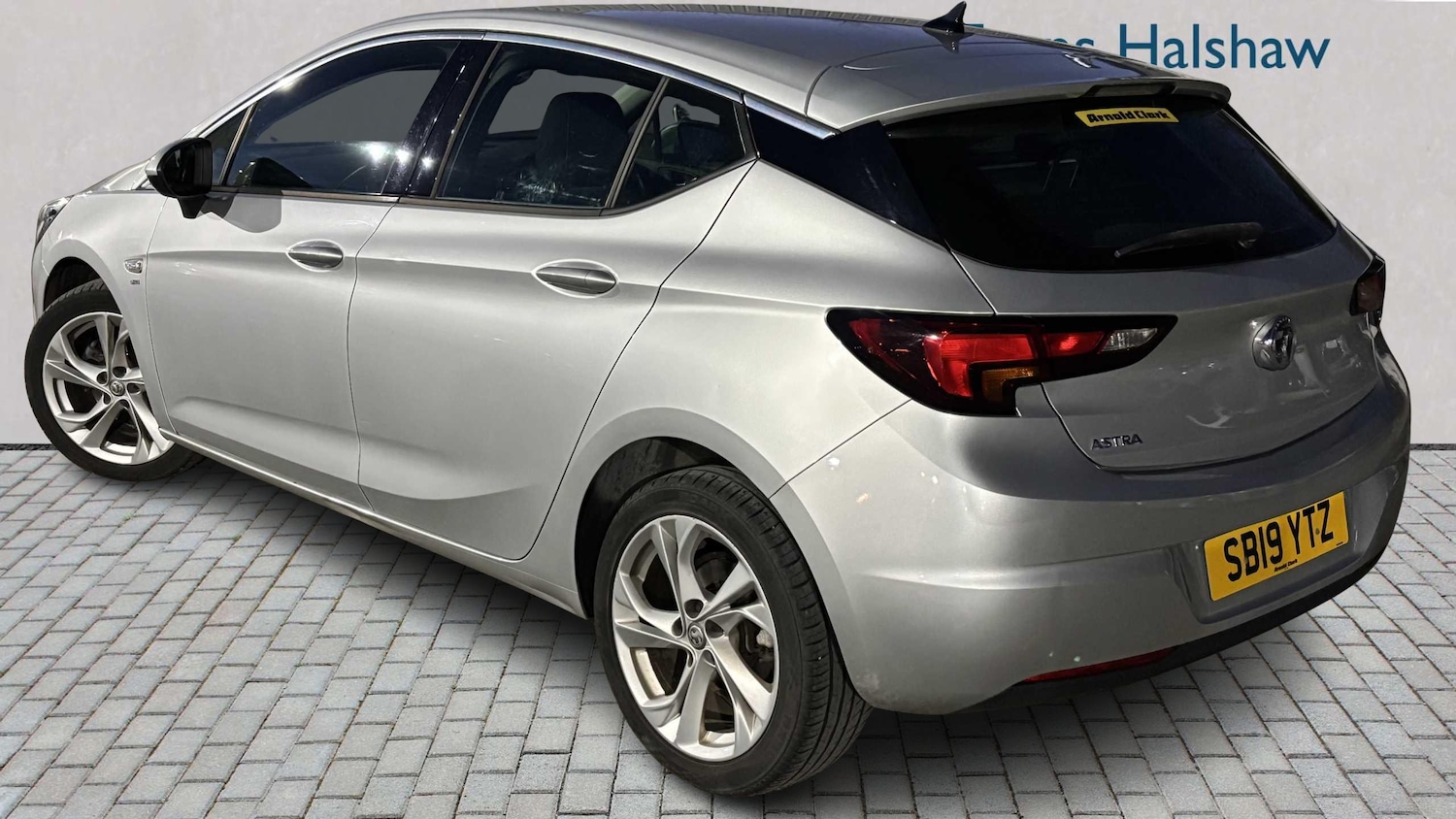 Used Vauxhall Astra 2019 for sale - 77093452: Photo 2