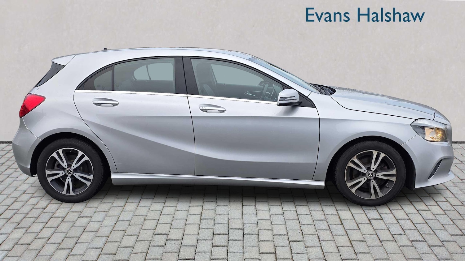 Used Mercedes-Benz A-Class 2017 for sale - 76978771: Photo 4