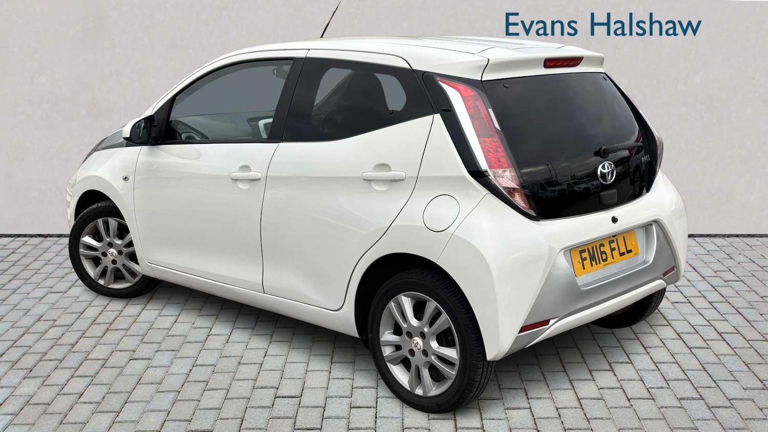 Used Toyota AYGO 2016 for sale - 77083073: Photo 2