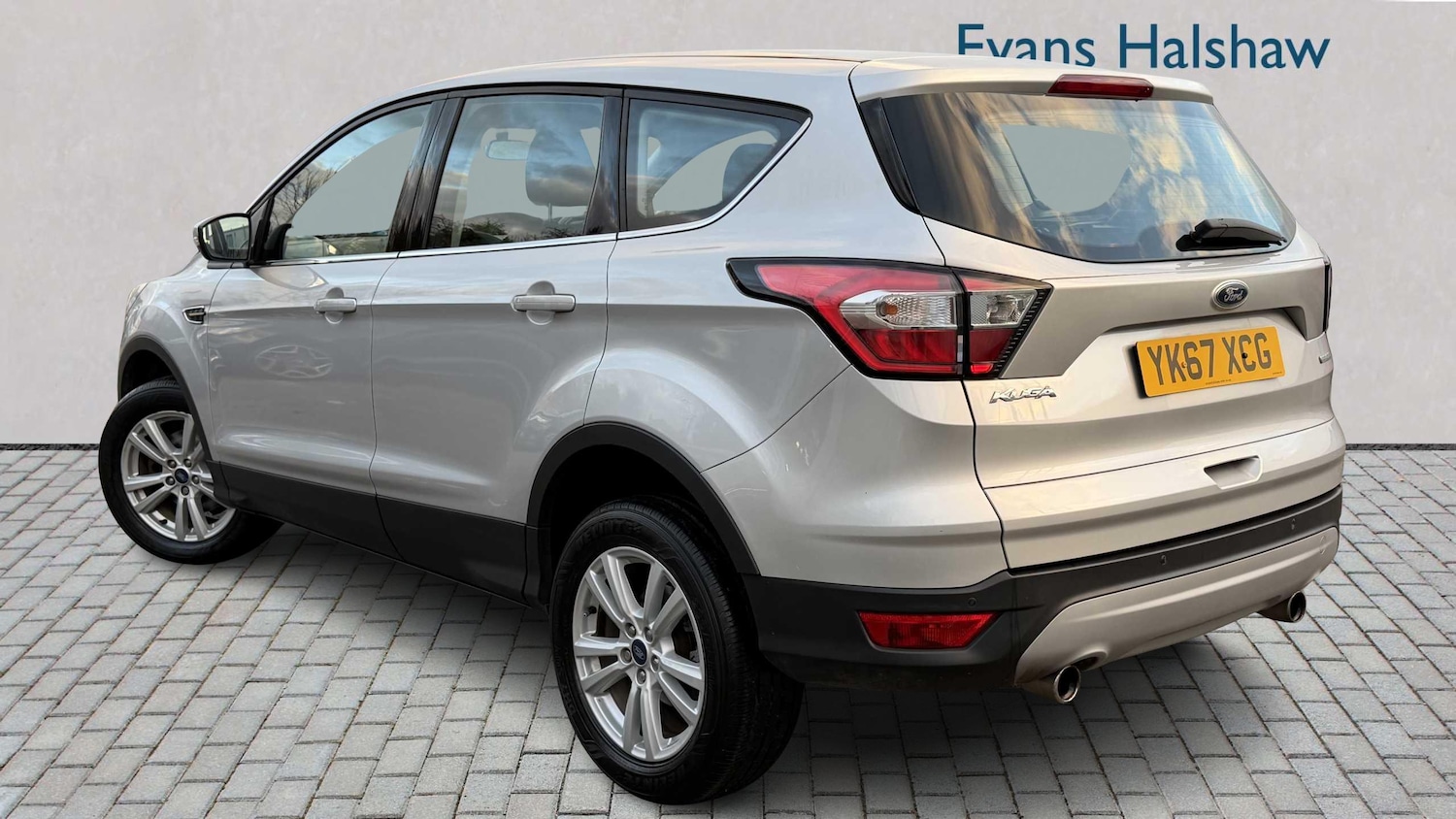 Used Ford Kuga 2017 for sale - 76875680: Photo 2