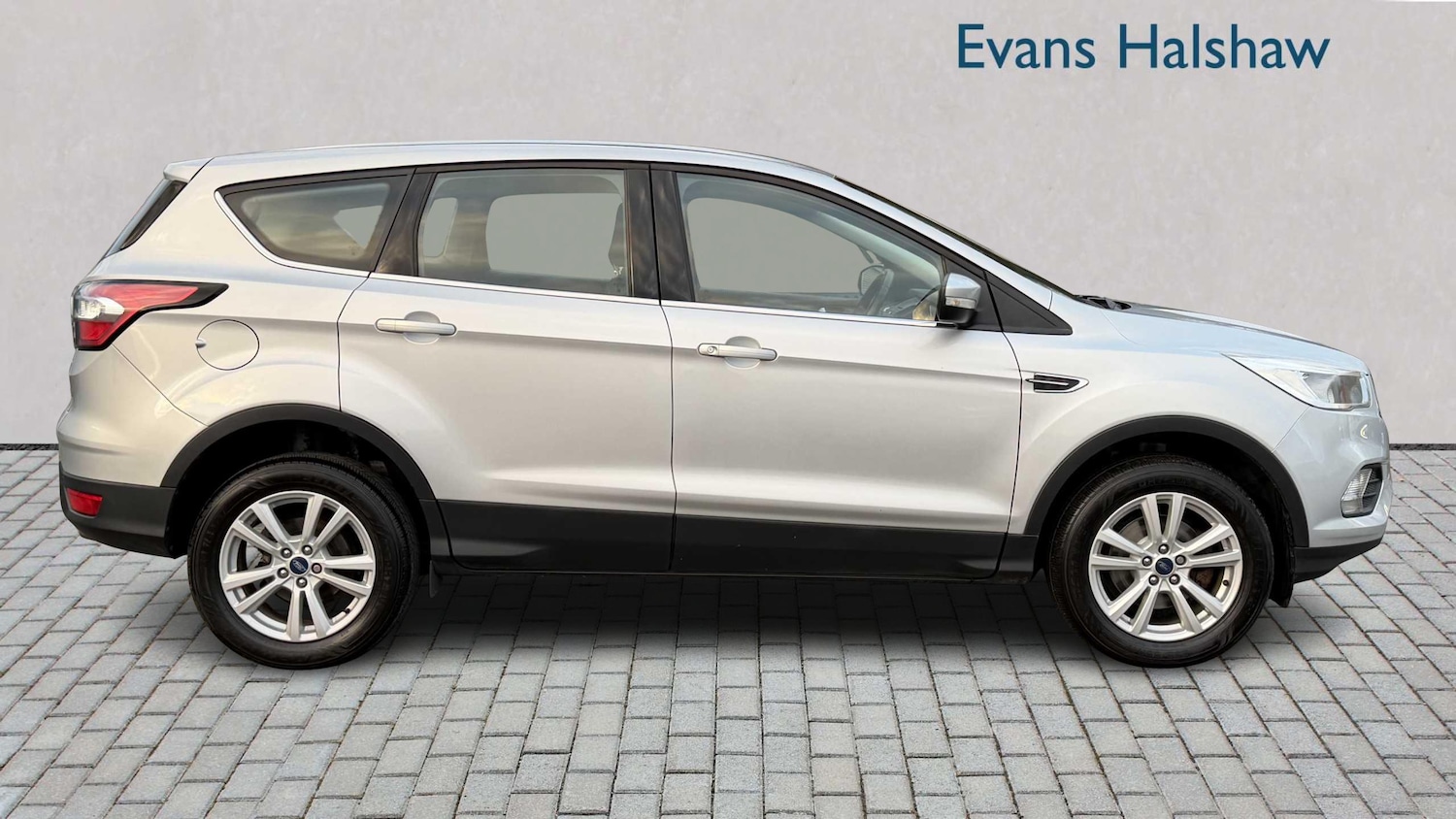 Used Ford Kuga 2017 for sale - 76875680: Photo 3