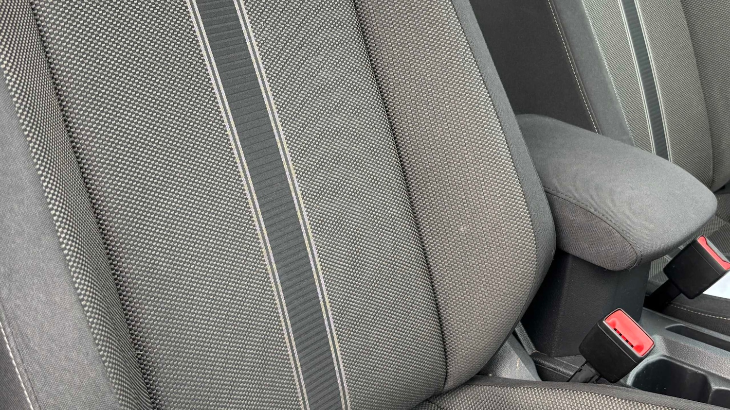 Used Volkswagen T-Roc for sale - 76435588: Photo 13