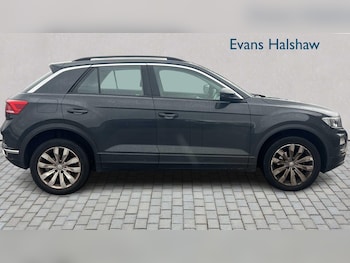 Used Volkswagen T-Roc 2020 for sale - 76435588: Photo