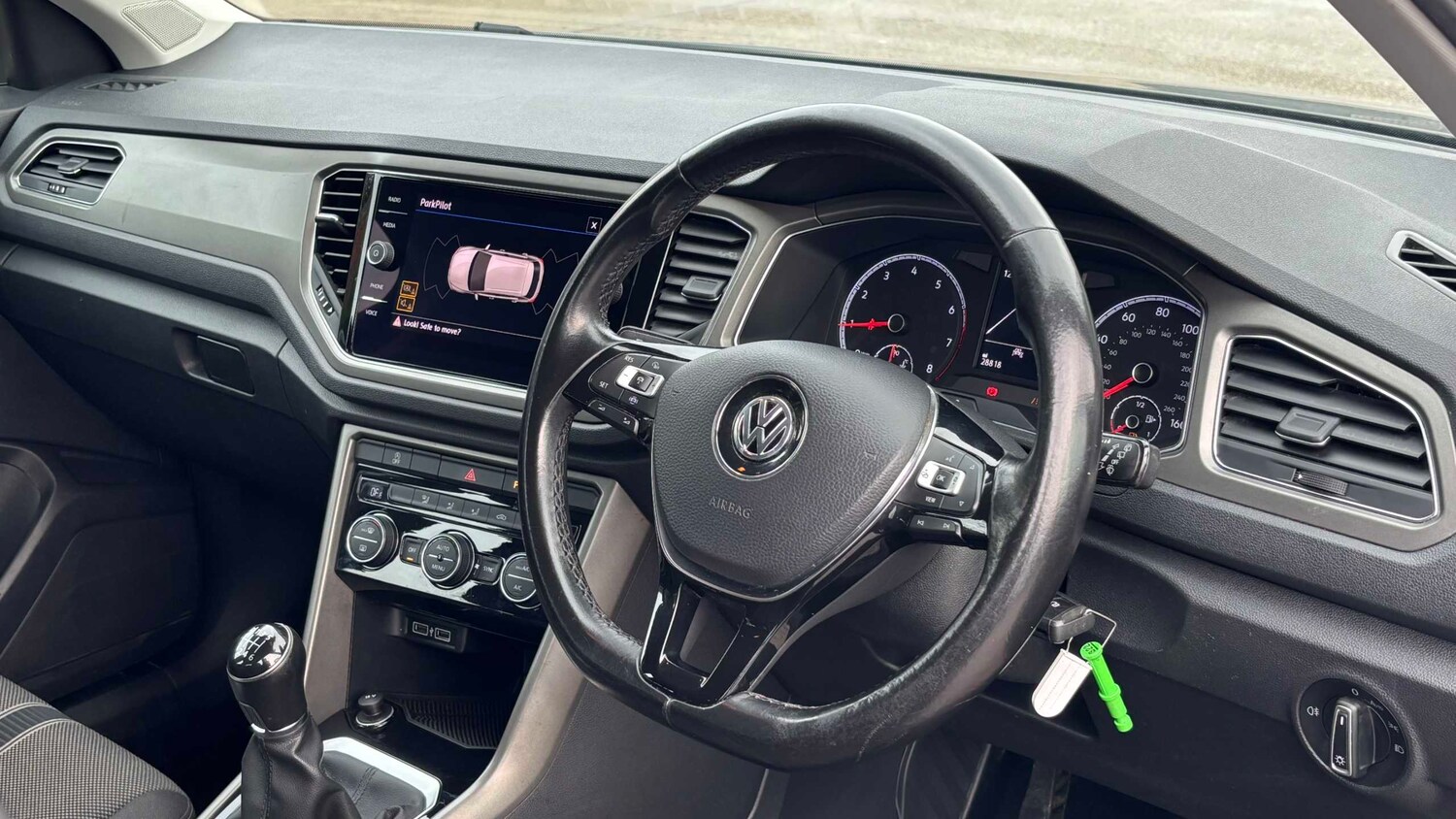 Used Volkswagen T-Roc for sale - 76435588: Photo 8