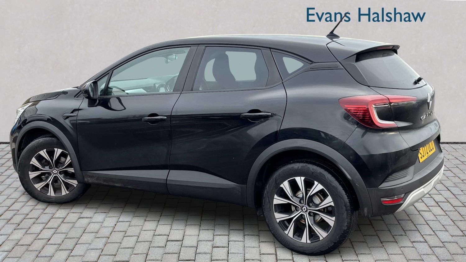 Used Renault Captur 2022 for sale - 76842886: Photo 2