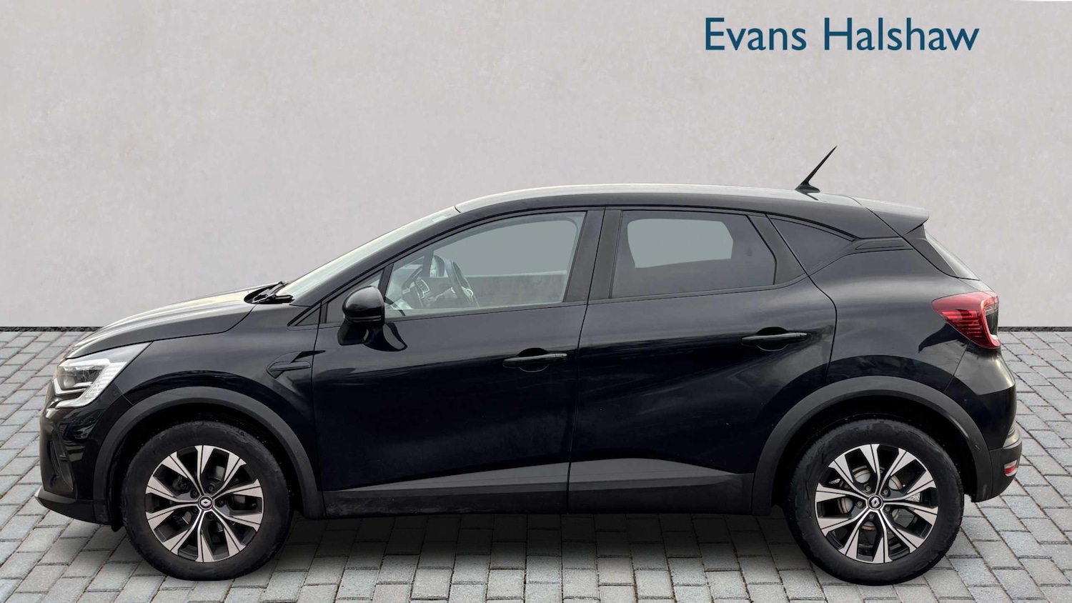 Used Renault Captur 2022 for sale - 76842886: Photo 4