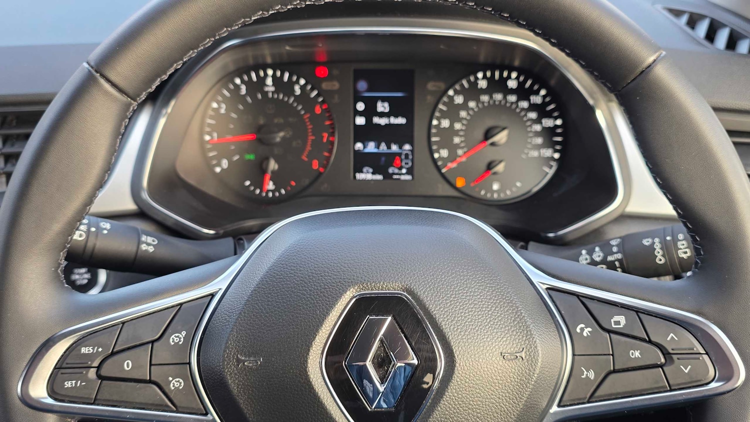 Used Renault Captur 2022 for sale - 76842886: Photo 9
