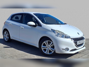 Peugeot - 208