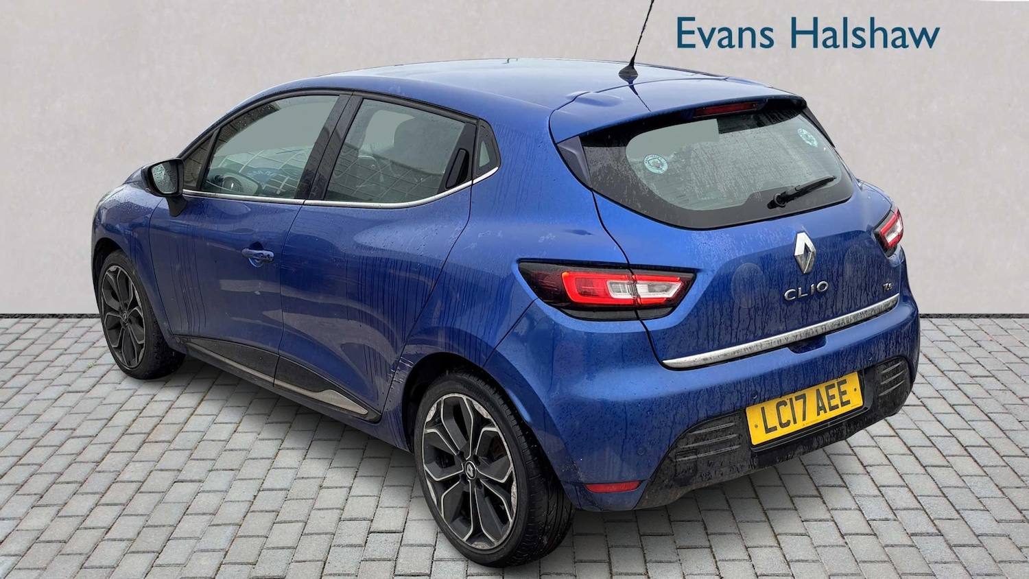 Used Renault Clio 2017 for sale - 77294334: Photo 2