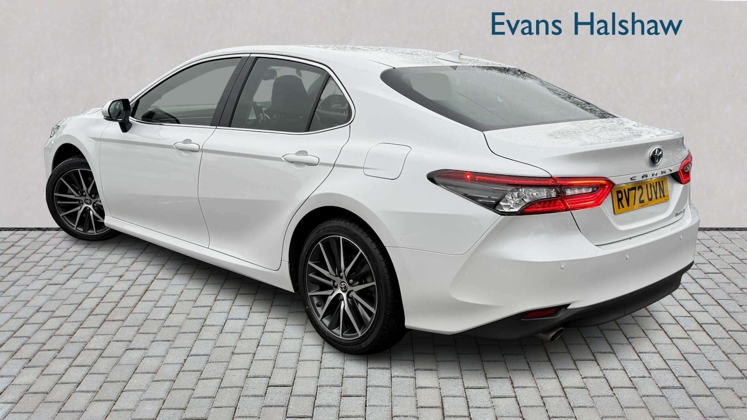 Used Toyota Camry 2022 for sale - 78187999: Photo 2