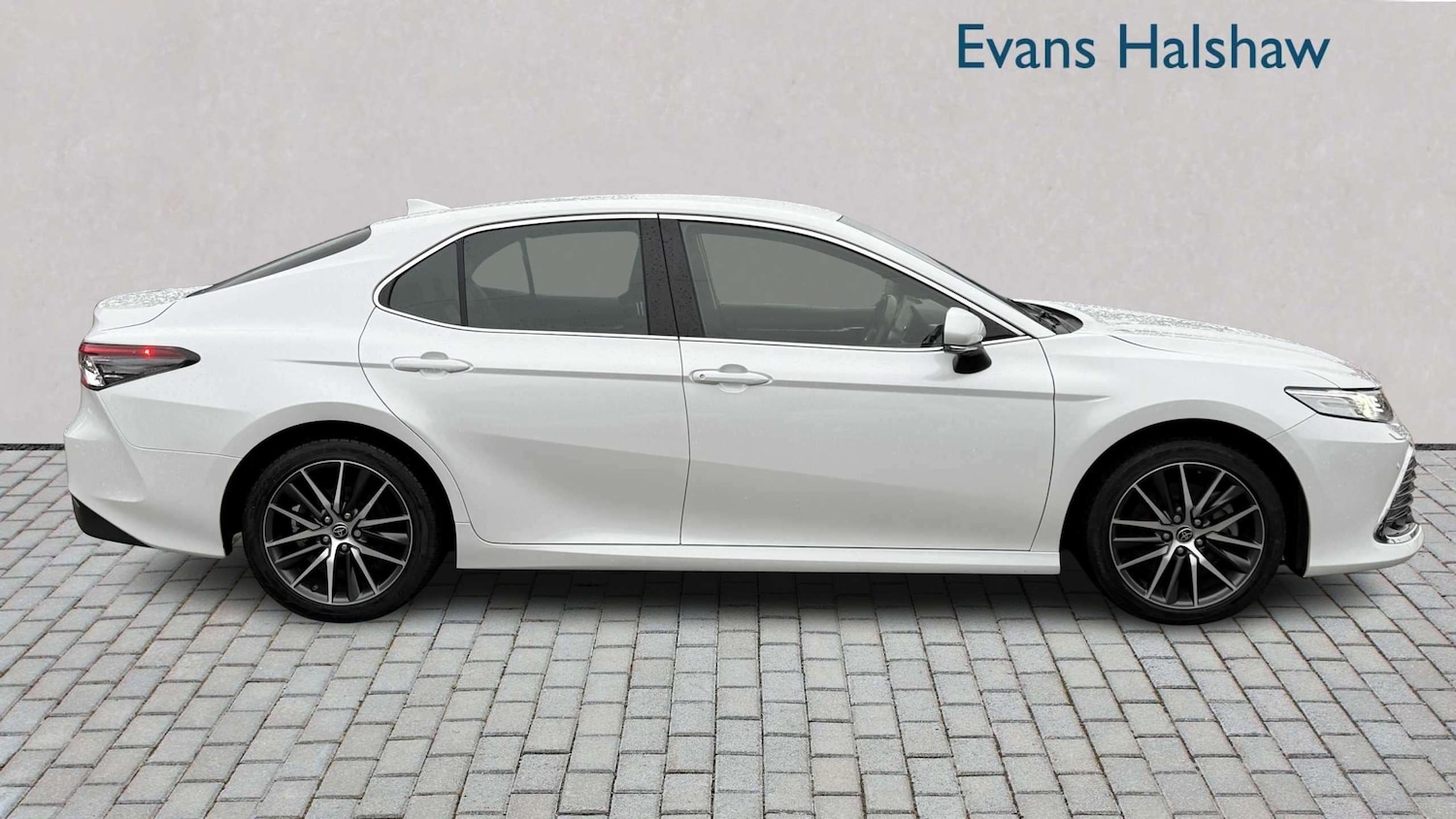 Used Toyota Camry 2022 for sale - 78187999: Photo 3