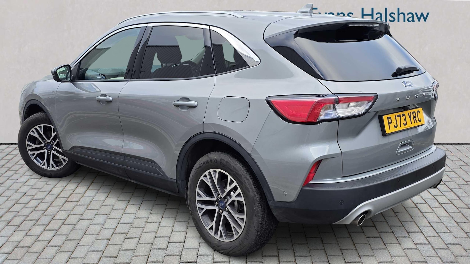 Used Ford Kuga 2023 for sale - 77628217: Photo 2