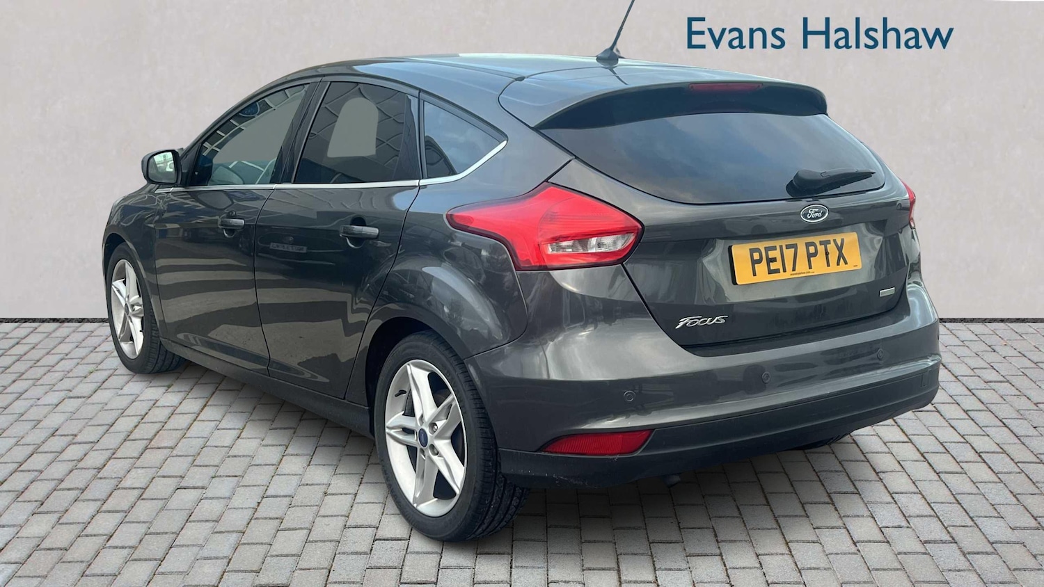 Used Ford Focus 2017 for sale - 76515706: Photo 2