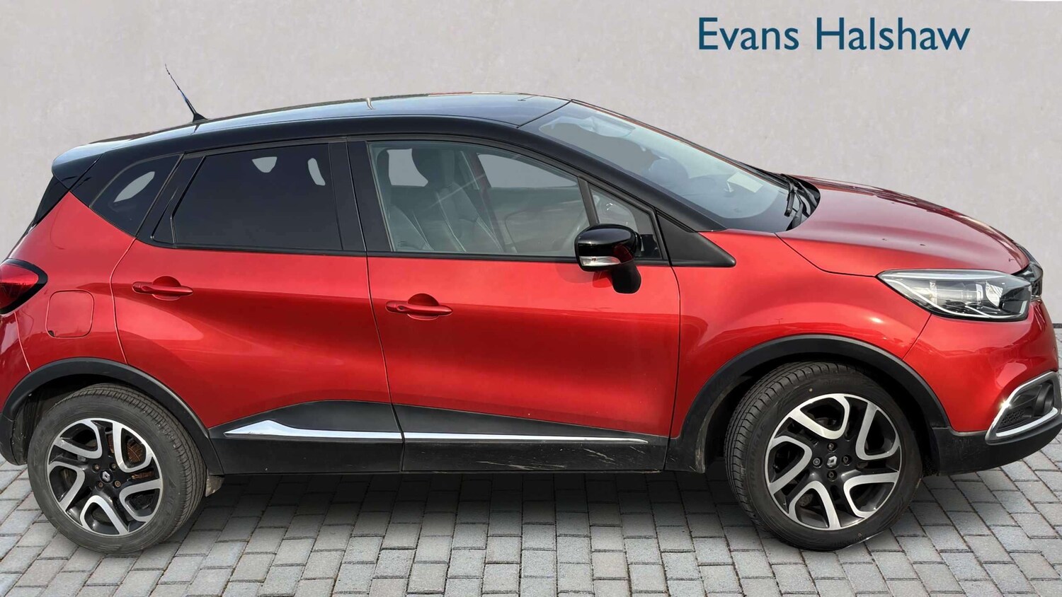 Used Renault Captur 2016 for sale - 77961077: Photo 3