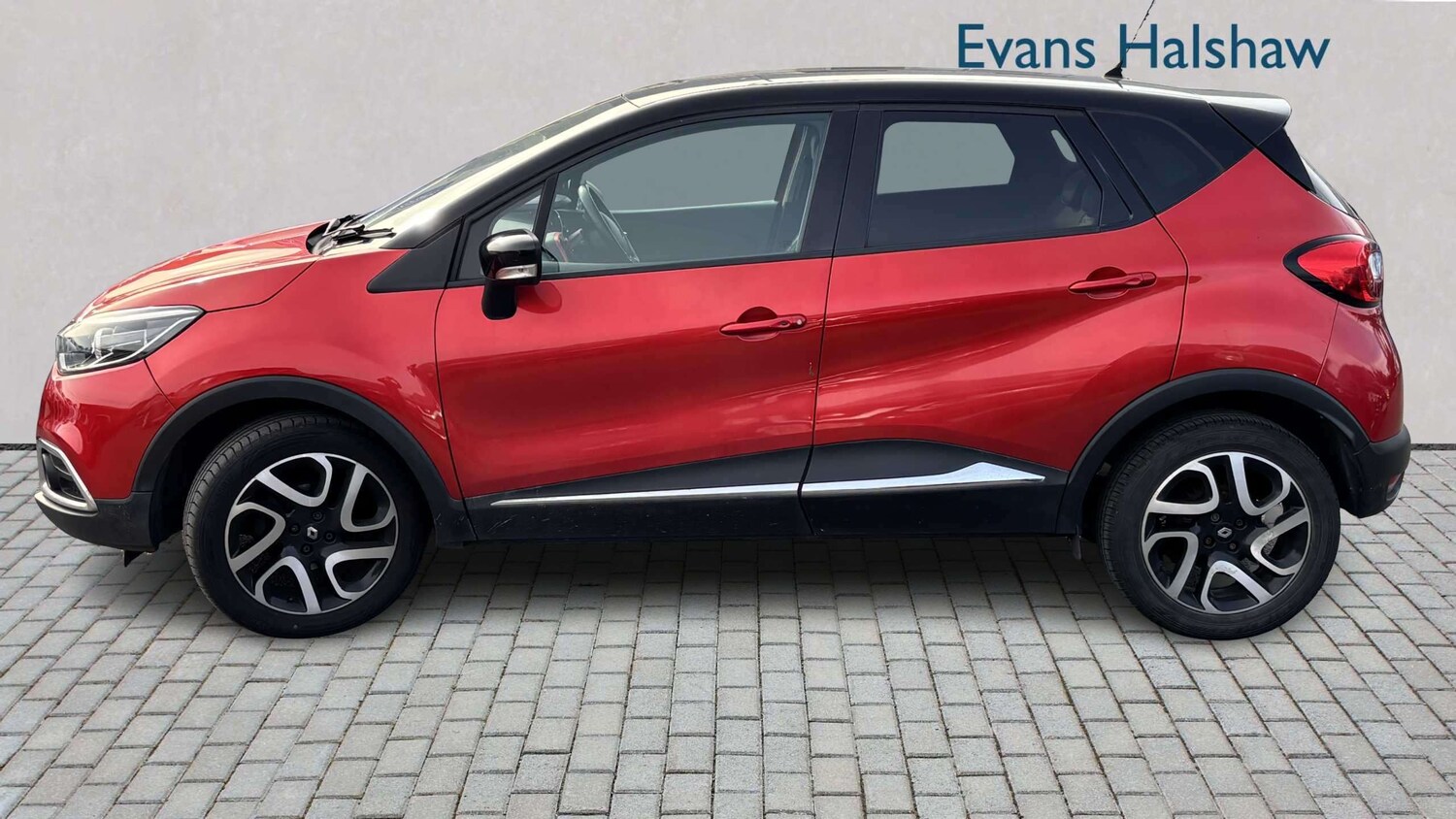 Used Renault Captur 2016 for sale - 77961077: Photo 4