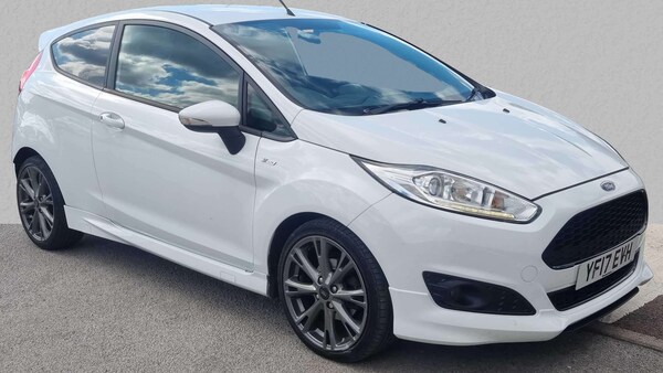 Used Ford Fiesta 2017 for sale - 76034664: Photo 1