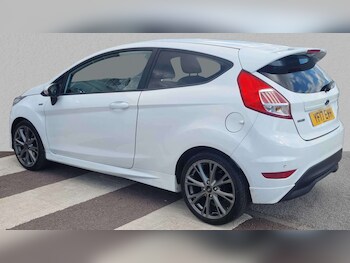 Used Ford Fiesta 2017 for sale - 76034664: Photo 4