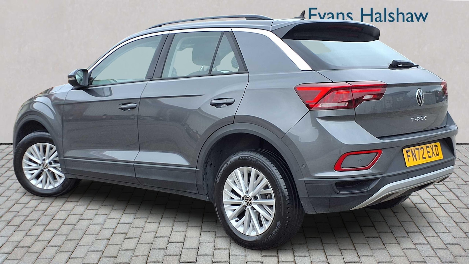 Used Volkswagen T-Roc 2022 for sale - 76075502: Photo 2