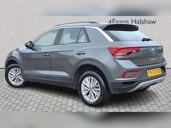 Used Volkswagen T-Roc 2022 for sale - 76075502: Photo