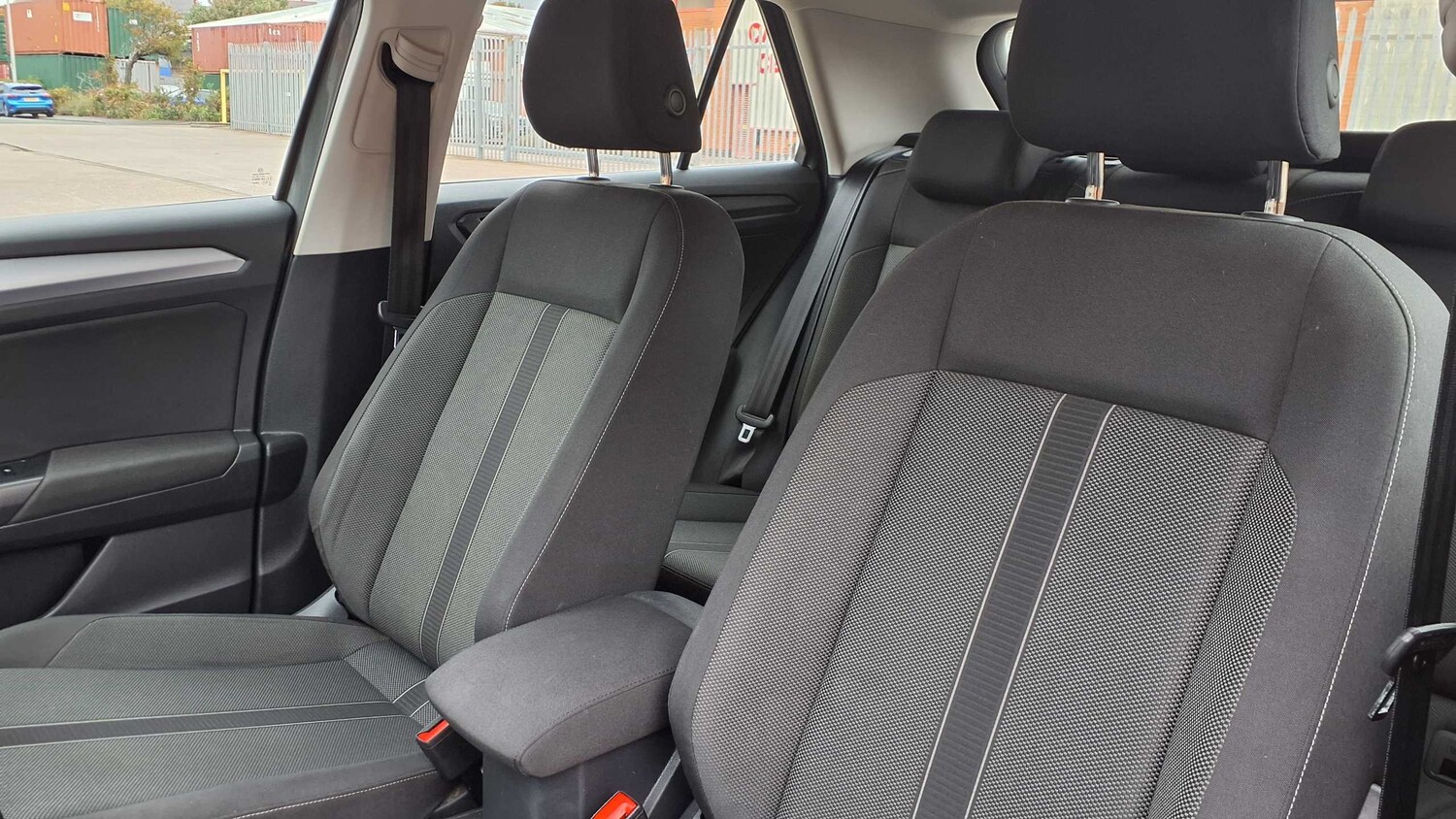 Used Volkswagen T-Roc 2022 for sale - 76075502: Photo 35