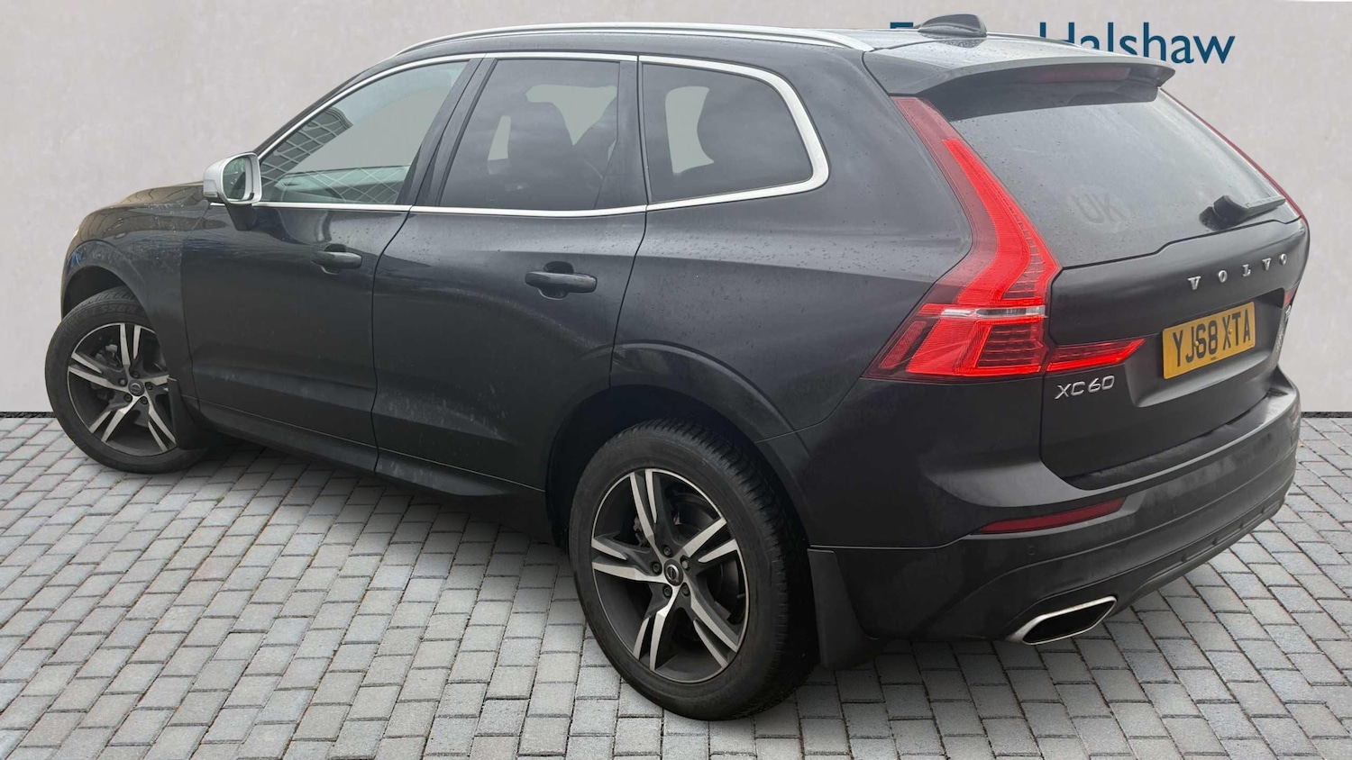 Used Volvo XC60 2018 for sale - 77158606: Photo 2