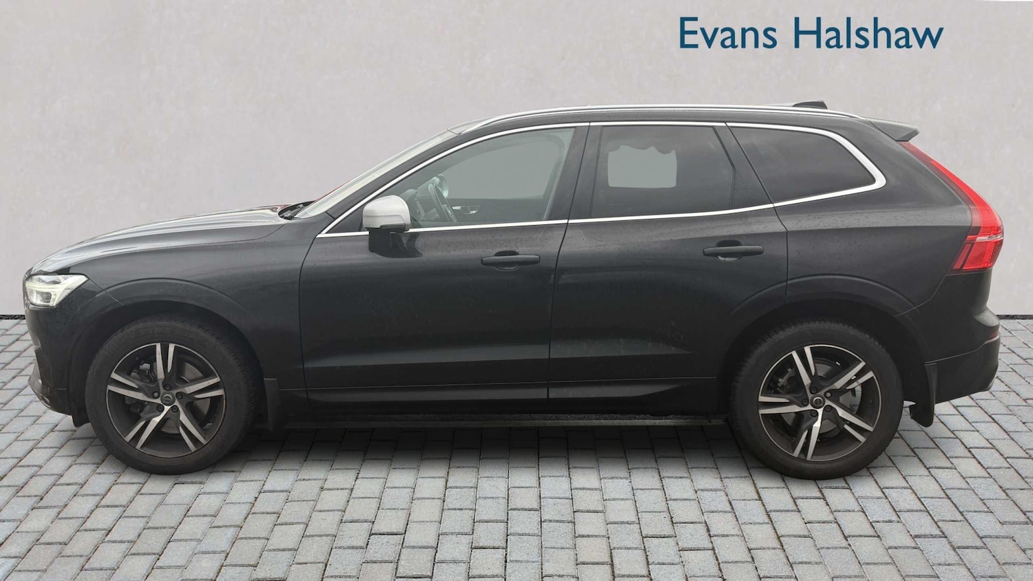 Used Volvo XC60 2018 for sale - 77158606: Photo 3