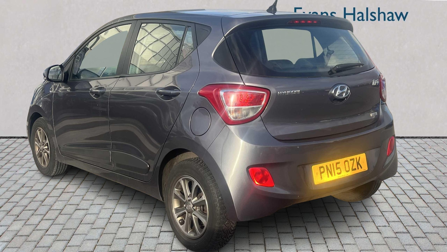 Used Hyundai i10 2015 for sale - 76218475: Photo 2