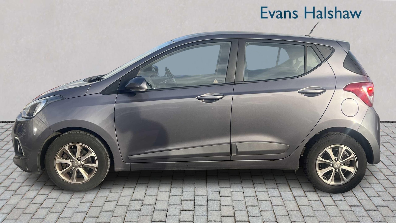Used Hyundai i10 2015 for sale - 76218475: Photo 7