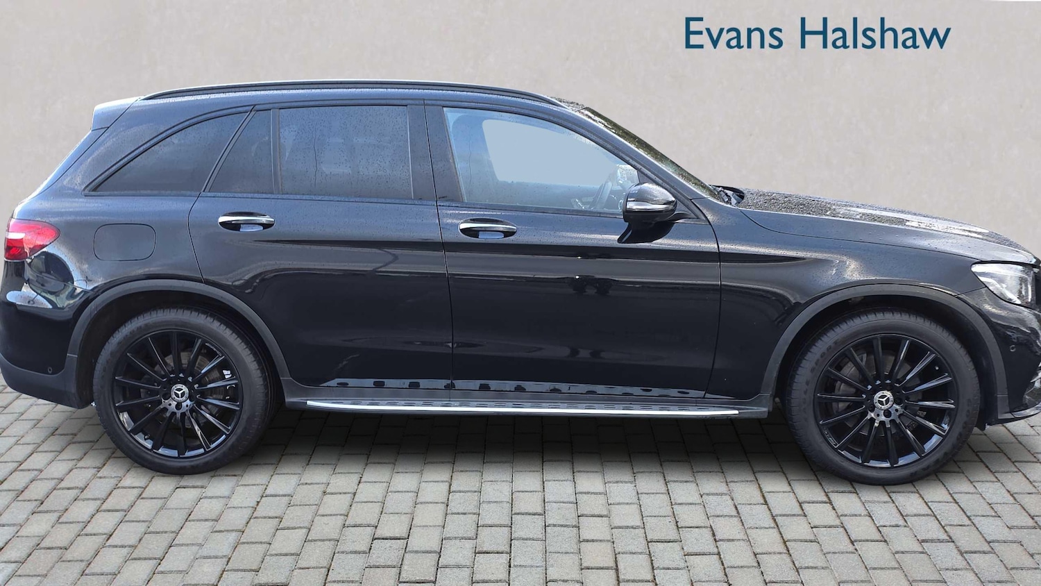Used Mercedes-Benz GLC 2018 for sale - 76378792: Photo 2