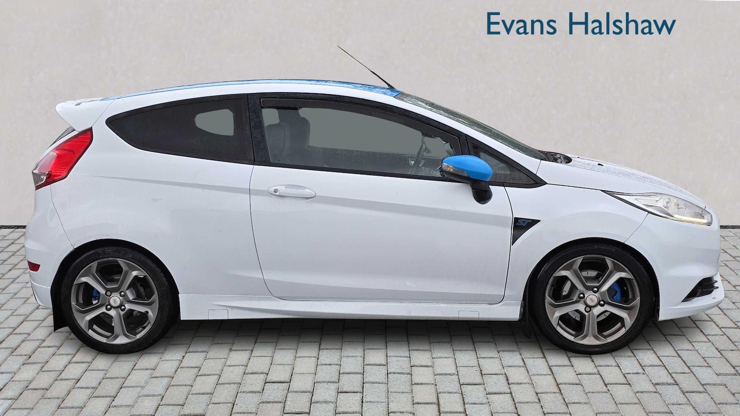 Used Ford Fiesta 2014 for sale - 76339690: Photo 2