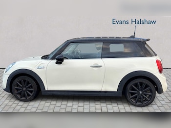 Used MINI Hatch 2018 for sale - 77397948: Photo