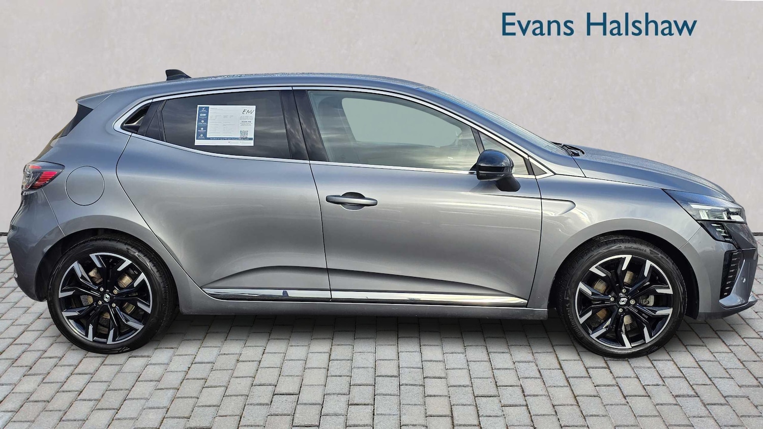 Used Renault Clio 2025 for sale - 76230295: Photo 2