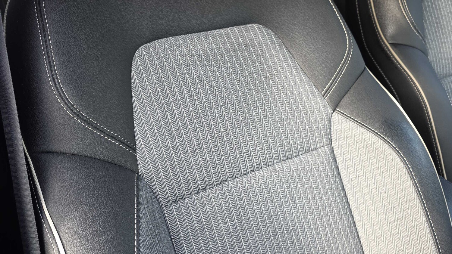 Used Renault Clio 2025 for sale - 76230295: Photo 30