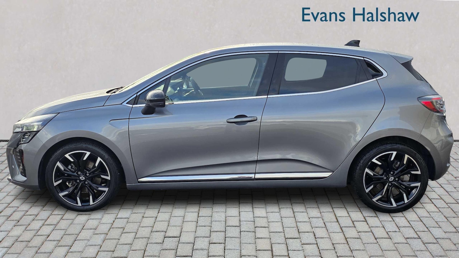 Used Renault Clio 2025 for sale - 76230295: Photo 5