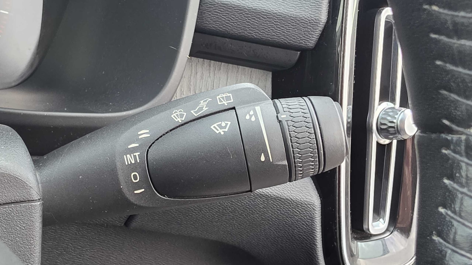 Used Volvo XC40 2020 for sale - 76789429: Photo 24