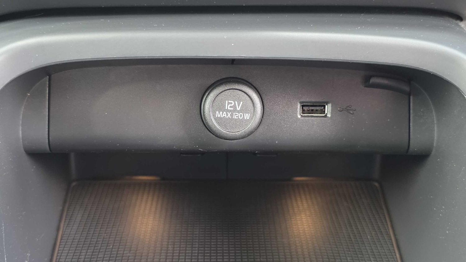 Used Volvo XC40 2020 for sale - 76789429: Photo 32