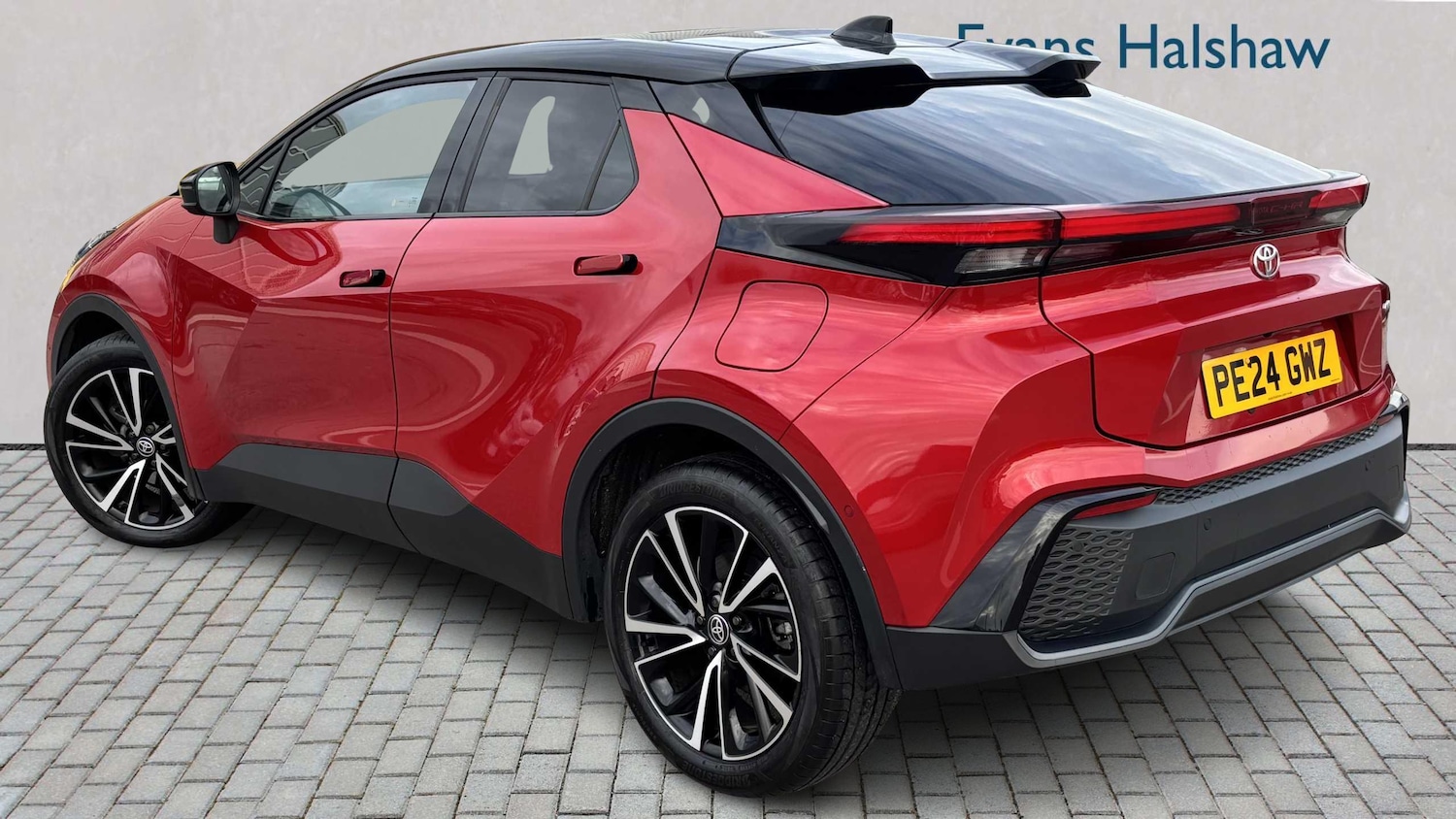 Used Toyota C-HR 2024 for sale - 76587597: Photo 2