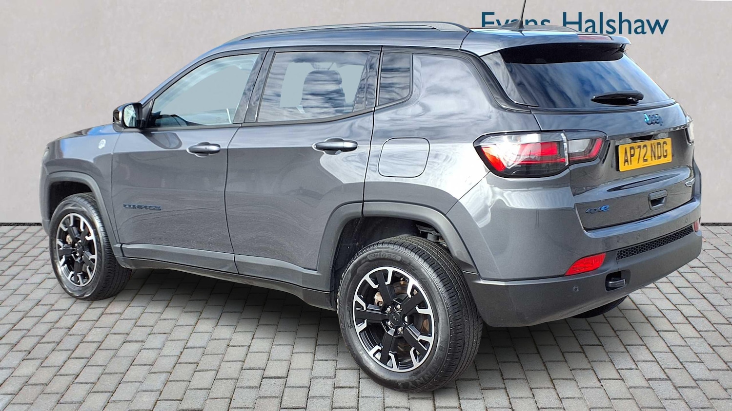 Used Jeep Compass 2023 for sale - 76063356: Photo 2