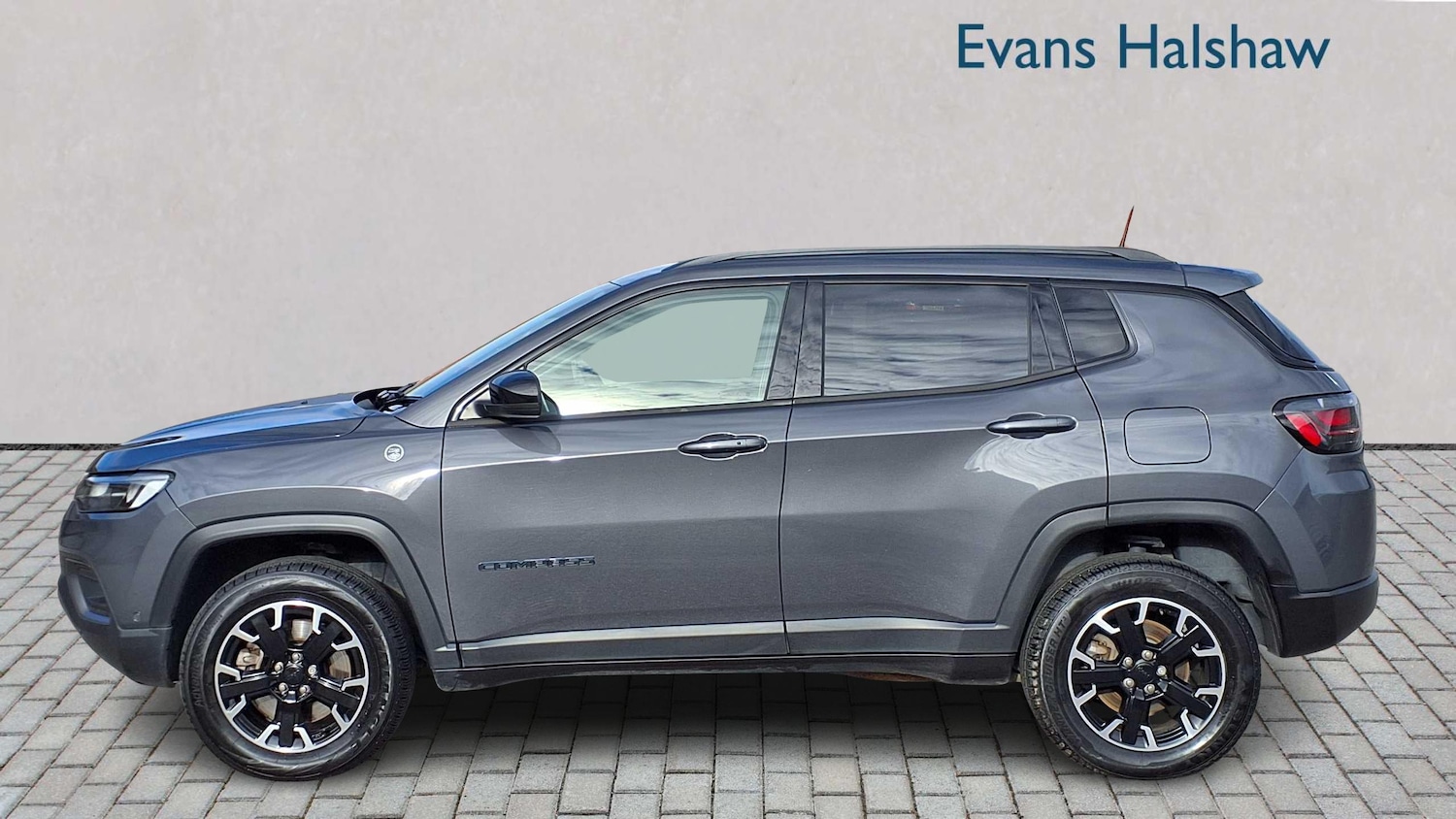 Used Jeep Compass 2023 for sale - 76063356: Photo 4