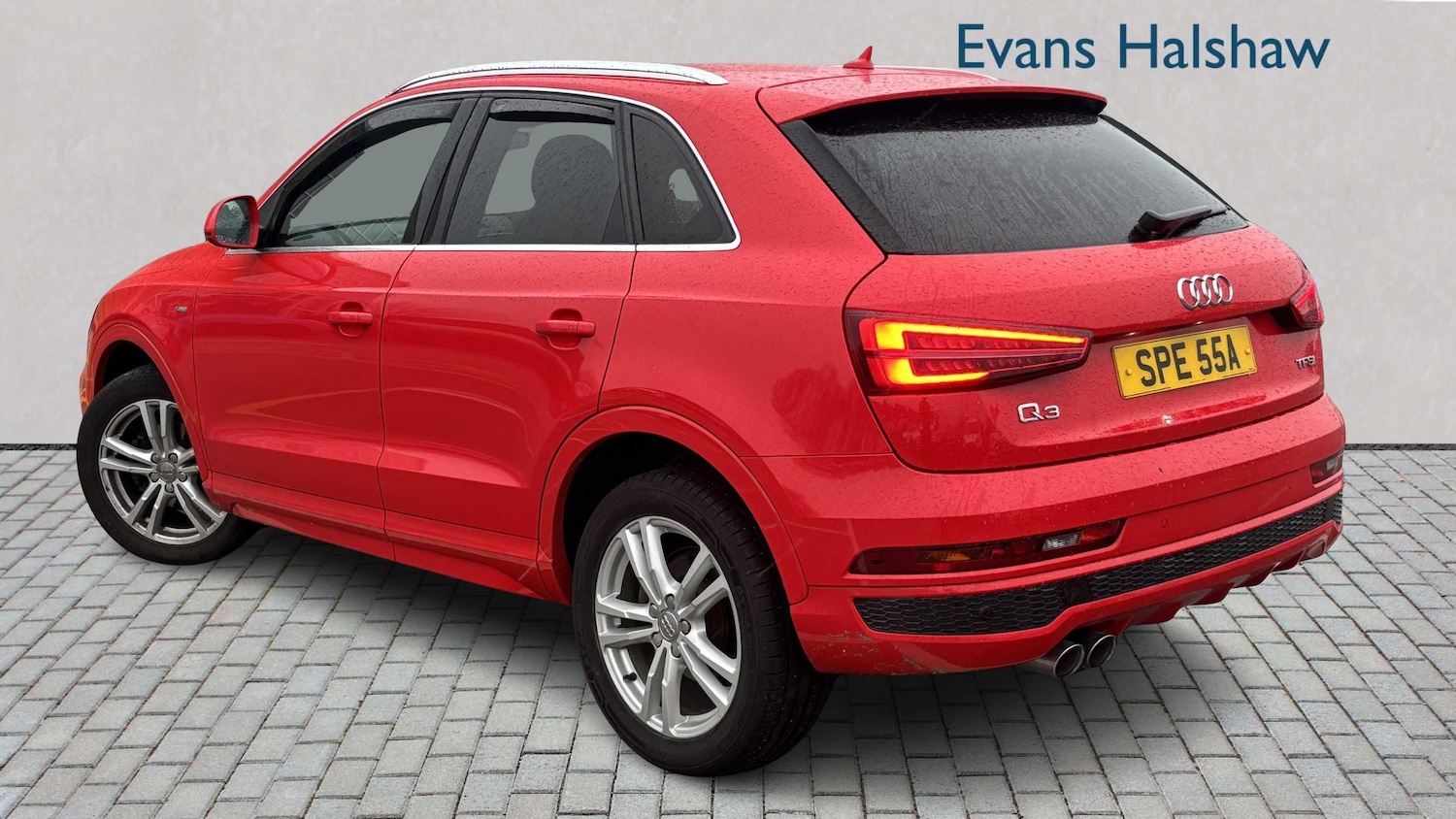 Used Audi Q3 for sale - 76843000: Photo 2