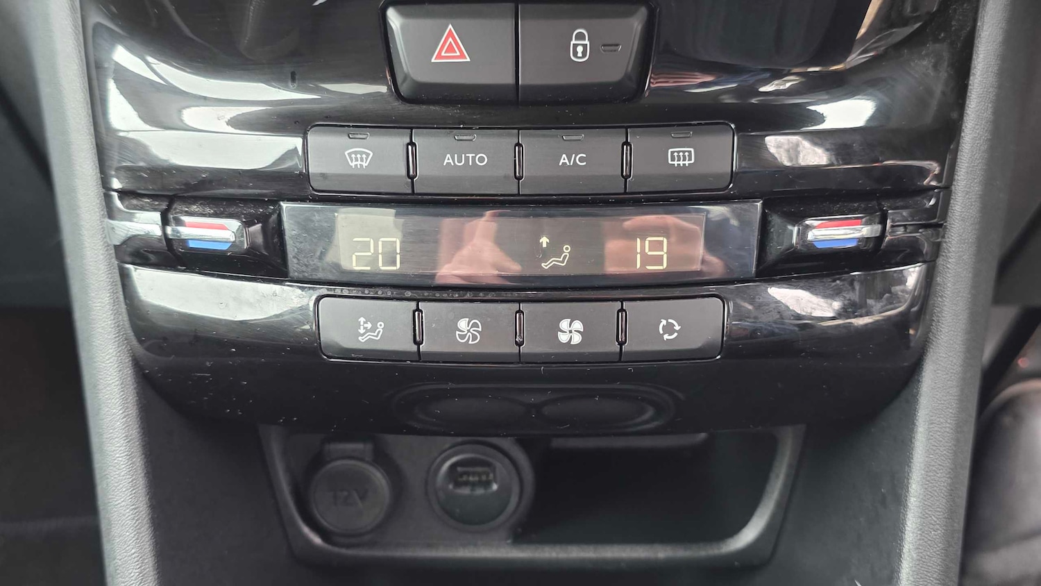 Used Peugeot 208 2018 for sale - 77674751: Photo 13