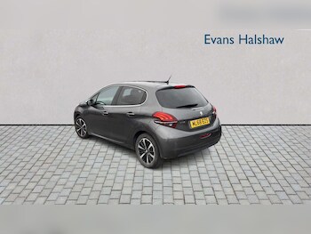 Used Peugeot 208 2018 for sale - 77674751: Photo