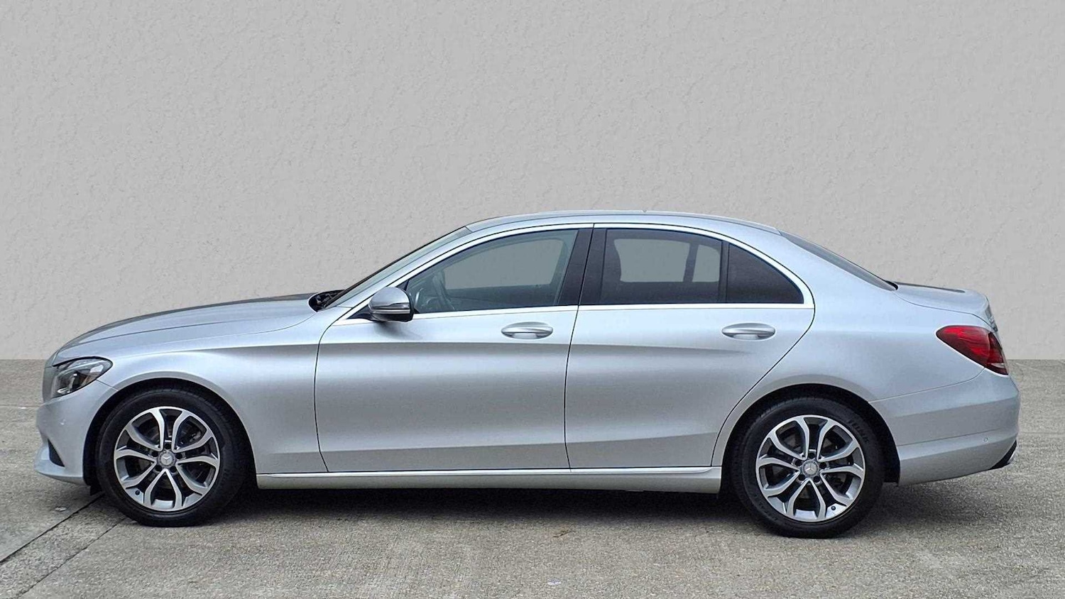 Used Mercedes-Benz C Class 2017 for sale - 76648943: Photo 4