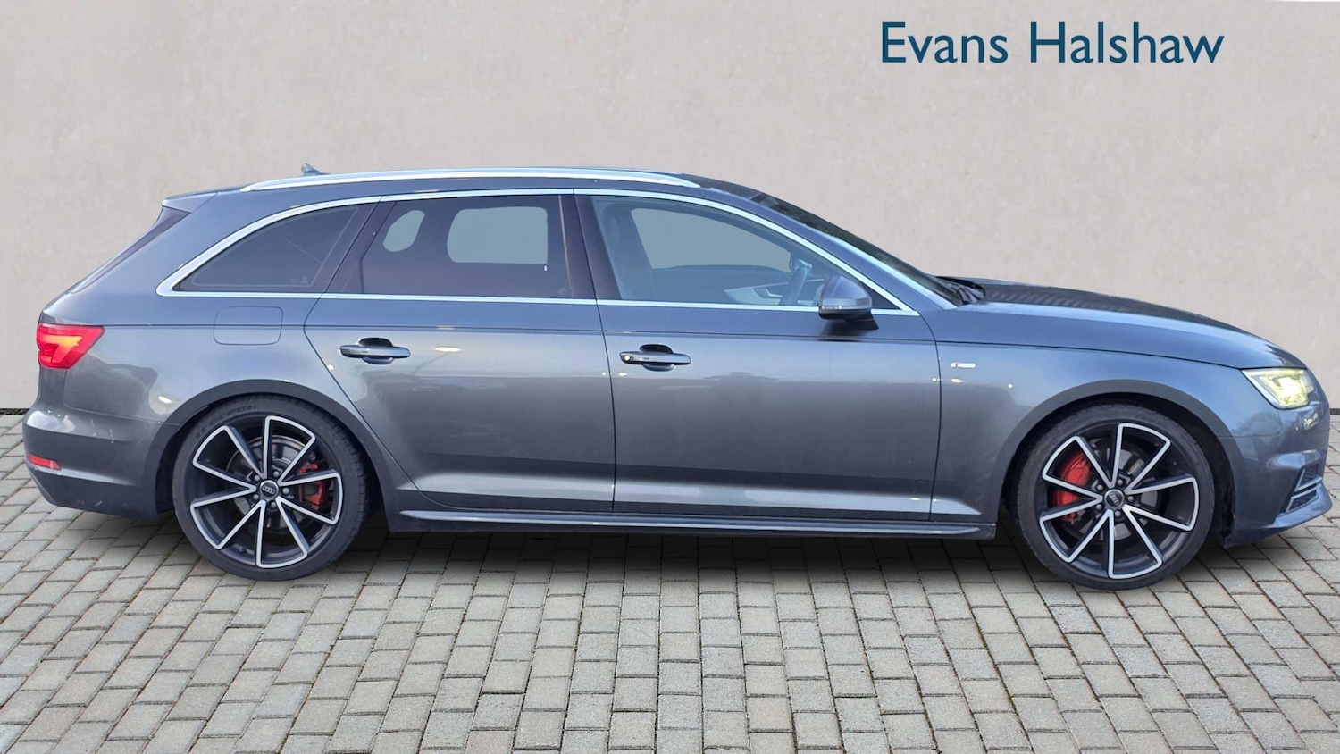 Used Audi A4 2017 for sale - 77361533: Photo 2