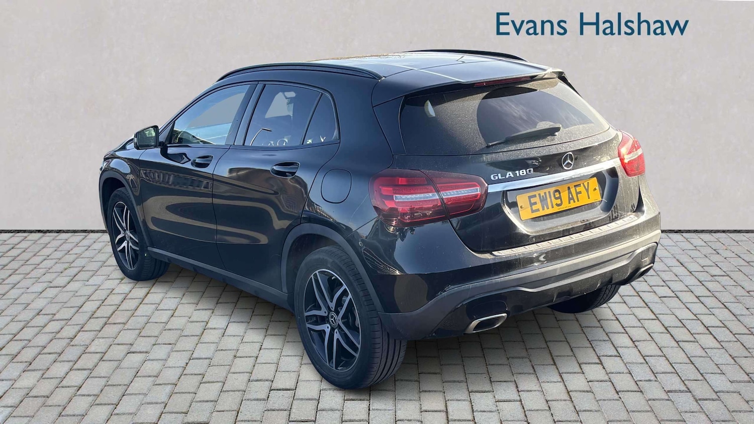 Used Mercedes-Benz GLA 2019 for sale - 77928612: Photo 2